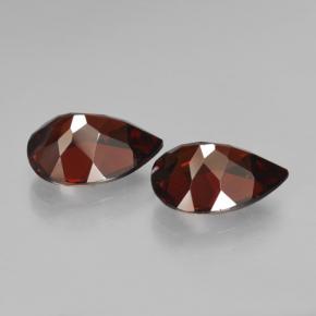カラットの天然レッドパイロープガーネット（10×7 mm・洋梨の形）