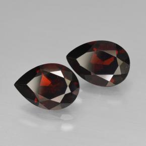 自然派の商品を探す 4.85ct ダークレッド パイロープガーネット 宝石, 洋梨の形, モザンビーグ からGemSelectで. 在庫あり、世界各国へ発送!