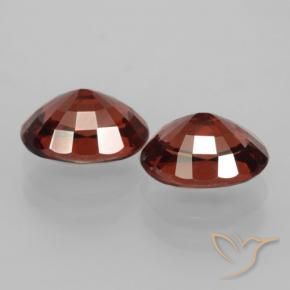 Shop natural 3.46ct 濃いブラッドレッド パイロープガーネット gems, 楕円形, from モザンビーグ at GemSelect. In stock, global shipping!