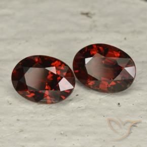 Shop natural 3.39ct 濃いブラッドレッド パイロープガーネット gems, 楕円形, from モザンビーグ at GemSelect. In stock, global shipping!