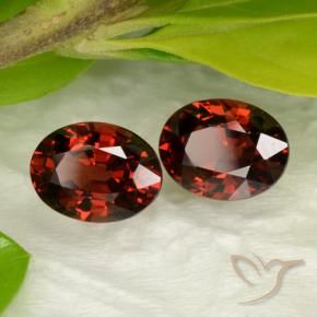 Shop natural 3.26ct ダークレッド パイロープガーネット gems, 楕円形, from モザンビーグ at GemSelect. In stock, global shipping!