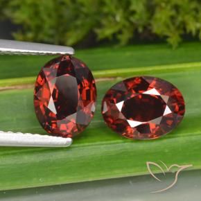 Shop natural 3.40ct ダークレッド パイロープガーネット gems, 楕円形, from モザンビーグ at GemSelect. In stock, global shipping!