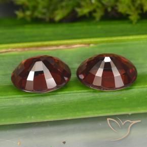 Shop natural 3.40ct ダークレッド パイロープガーネット gems, 楕円形, from モザンビーグ at GemSelect. In stock, global shipping!