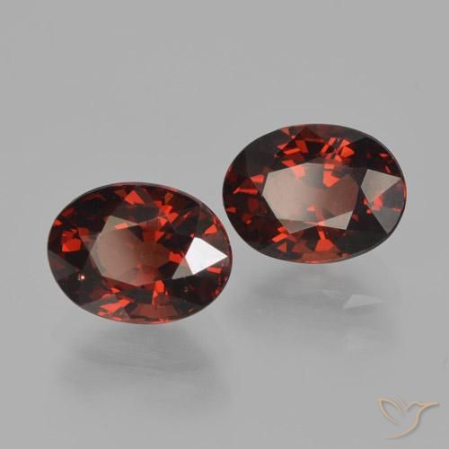 Shop natural 3.55ct ディープレッド パイロープガーネット gems, 楕円形, from モザンビーグ at GemSelect. In stock, global shipping!