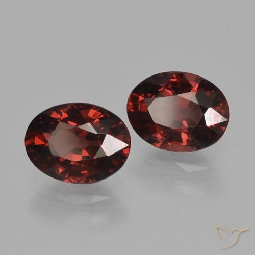 Shop natural 3.35ct 濃いブラッドレッド パイロープガーネット gems, 楕円形, from モザンビーグ at GemSelect. In stock, global shipping!