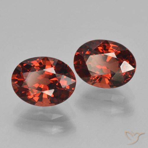 Shop natural 3.29ct ディープレッド パイロープガーネット gems, 楕円形, from モザンビーグ at GemSelect. In stock, global shipping!