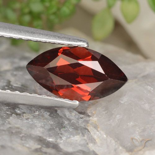 1.30ct 天然 ディープレッド パイロープガーネット, マーキーズ, VVS-VS
