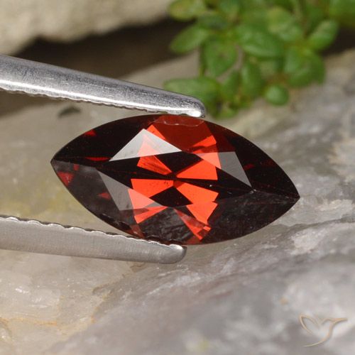 1.28ct 天然 ミディアムレッド パイロープガーネット, マーキーズ, VVS-VS