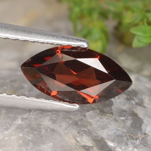 1.36ct 天然 ダークレッド パイロープガーネット, マーキーズ, VVS-VS