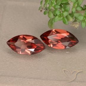 Shop natural 2.05ct スカーレットレッド パイロープガーネット gems, マーキーズ, from モザンビーグ at GemSelect. In stock, global shipping!