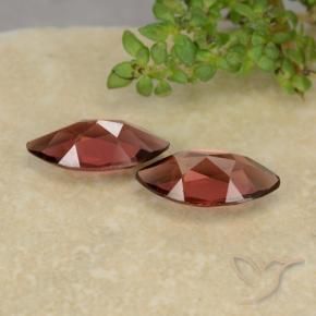 Shop natural 2.39ct 濃いベリーレッド パイロープガーネット gems, マーキーズ, from モザンビーグ at GemSelect. In stock, global shipping!