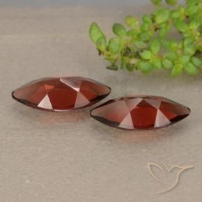 Shop natural 2.01ct スカーレットレッド パイロープガーネット gems, マーキーズ, from モザンビーグ at GemSelect. In stock, global shipping!