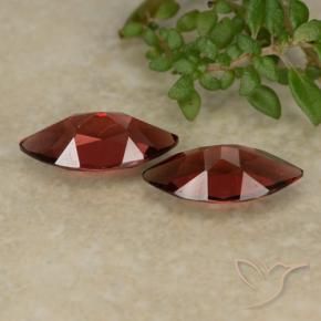 Shop natural 2.25ct 濃いスカーレットレッド パイロープガーネット gems, マーキーズ, from モザンビーグ at GemSelect. In stock, global shipping!