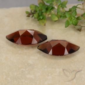 Shop natural 2.51ct 濃いブラッドレッド パイロープガーネット gems, マーキーズ, from モザンビーグ at GemSelect. In stock, global shipping!
