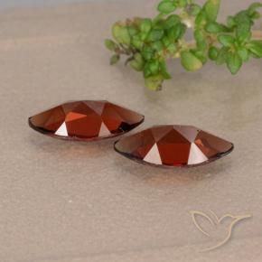 Shop natural 2.21ct ディープレッド パイロープガーネット gems, マーキーズ, from モザンビーグ at GemSelect. In stock, global shipping!