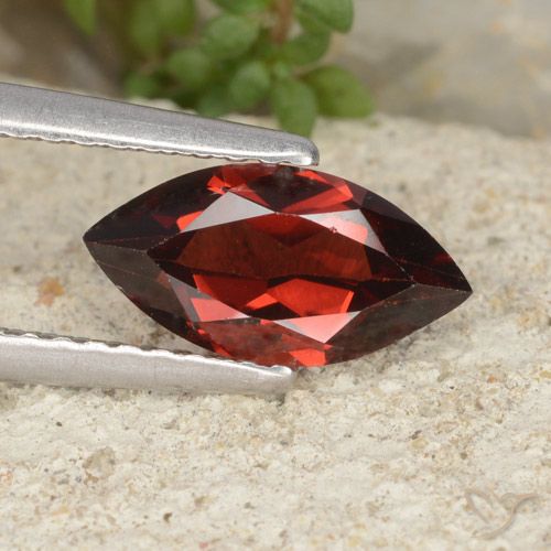 1.21ct 天然 ディープレッド パイロープガーネット, マーキーズ, VVS-VS