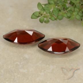 Shop natural 2.32ct 濃いブラッドレッド パイロープガーネット gems, マーキーズ, from モザンビーグ at GemSelect. In stock, global shipping!