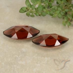 Shop natural 2.34ct 濃いスカーレットレッド パイロープガーネット gems, マーキーズ, from モザンビーグ at GemSelect. In stock, global shipping!