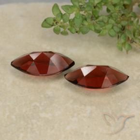 Shop natural 2.56ct 濃いブラッドレッド パイロープガーネット gems, マーキーズ, from モザンビーグ at GemSelect. In stock, global shipping!