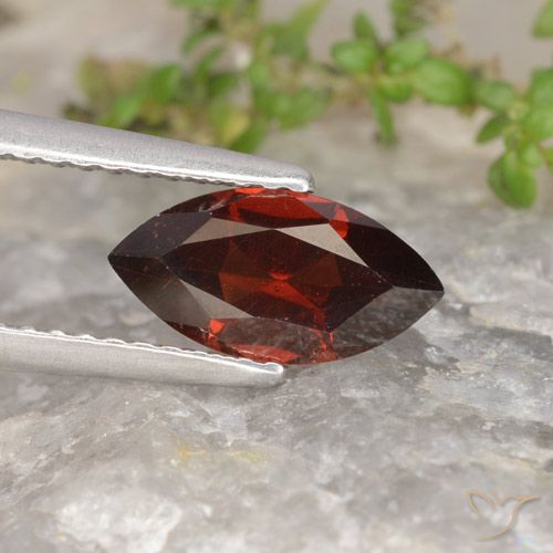 1.31ct 天然 ダークレッド パイロープガーネット, マーキーズ, VVS-VS