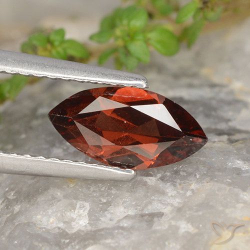 1.21ct 天然 ダークレッド パイロープガーネット, マーキーズ, VVS-VS