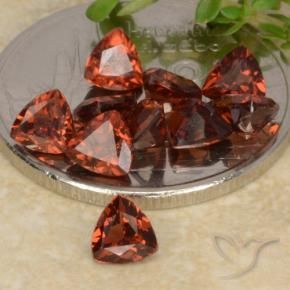 Shop natural 3.22ct ミディアムレッド パイロープガーネット gems, トリリオン, from モザンビーグ at GemSelect. In stock, global shipping!