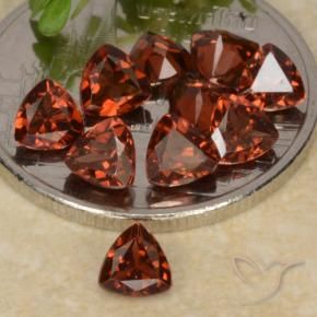 Shop natural 2.91ct ディープレッド パイロープガーネット gems, トリリオン, from モザンビーグ at GemSelect. In stock, global shipping!