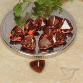 Shop natural 2.91ct ディープレッド パイロープガーネット gems, トリリオン, from モザンビーグ at GemSelect. In stock, global shipping!