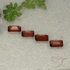 Shop natural 2.04ct ダークレッド パイロープガーネット gems, 八角形 / エメラルドカット, from モザンビーグ at GemSelect. In stock, global shipping!