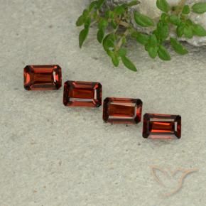Shop natural 2.49ct ダークレッド パイロープガーネット gems, 八角形 / エメラルドカット, from モザンビーグ at GemSelect. In stock, global shipping!