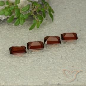 Shop natural 2.49ct ダークレッド パイロープガーネット gems, 八角形 / エメラルドカット, from モザンビーグ at GemSelect. In stock, global shipping!