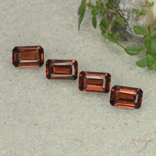 Shop natural 2.07ct サングリアレッド パイロープガーネット gems, 八角形 / エメラルドカット, from モザンビーグ at GemSelect. In stock, global shipping!