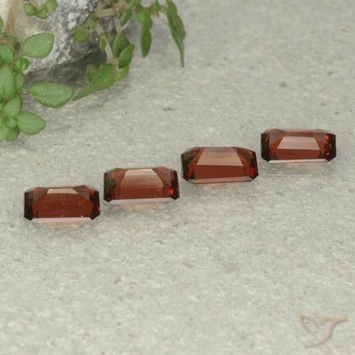Shop natural 2.07ct サングリアレッド パイロープガーネット gems, 八角形 / エメラルドカット, from モザンビーグ at GemSelect. In stock, global shipping!