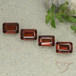 Shop natural 2.79ct ディープレッド パイロープガーネット gems, 八角形 / エメラルドカット, from モザンビーグ at GemSelect. In stock, global shipping!