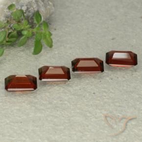 Shop natural 2.79ct ディープレッド パイロープガーネット gems, 八角形 / エメラルドカット, from モザンビーグ at GemSelect. In stock, global shipping!