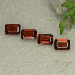 Shop natural 2.26ct ディープレッド パイロープガーネット gems, 八角形 / エメラルドカット, from モザンビーグ at GemSelect. In stock, global shipping!