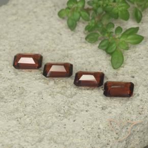 Shop natural 2.21ct ディープレッド パイロープガーネット gems, 八角形 / エメラルドカット, from モザンビーグ at GemSelect. In stock, global shipping!