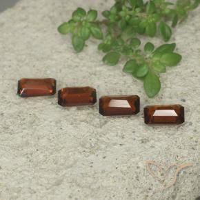 Shop natural 2.16ct ミディアムレッド パイロープガーネット gems, 八角形 / エメラルドカット, from モザンビーグ at GemSelect. In stock, global shipping!
