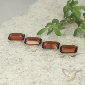 Shop natural 2.25ct サングリアレッド パイロープガーネット gems, 八角形 / エメラルドカット, from モザンビーグ at GemSelect. In stock, global shipping!