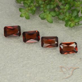 Shop natural 2.07ct サングリアレッド パイロープガーネット gems, 八角形 / エメラルドカット, from モザンビーグ at GemSelect. In stock, global shipping!