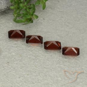 Shop natural 2.88ct ディープレッド パイロープガーネット gems, 八角形 / エメラルドカット, from モザンビーグ at GemSelect. In stock, global shipping!