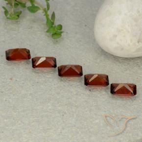 Shop natural 2.93ct ダークレッド パイロープガーネット gems, 八角形 / エメラルドカット, from モザンビーグ at GemSelect. In stock, global shipping!