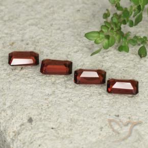 Shop natural 2.17ct ミディアムレッド パイロープガーネット gems, 八角形 / エメラルドカット, from モザンビーグ at GemSelect. In stock, global shipping!