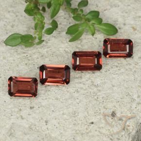 Shop natural 1.98ct ディープレッド パイロープガーネット gems, 八角形 / エメラルドカット, from モザンビーグ at GemSelect. In stock, global shipping!