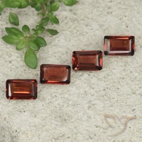 Shop natural 2.17ct スカーレットレッド パイロープガーネット gems, 八角形 / エメラルドカット, from モザンビーグ at GemSelect. In stock, global shipping!