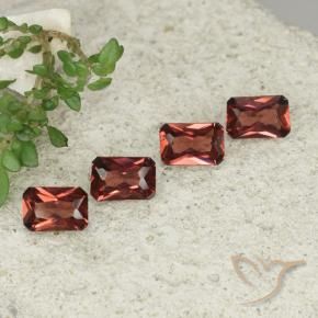 Shop natural 2.42ct ディープレッド パイロープガーネット gems, 八角形 / エメラルドカット, from モザンビーグ at GemSelect. In stock, global shipping!