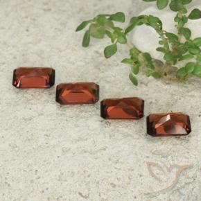 Shop natural 2.45ct ミディアムレッド パイロープガーネット gems, 八角形 / エメラルドカット, from モザンビーグ at GemSelect. In stock, global shipping!