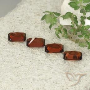 Shop natural 2.64ct ミディアムレッド パイロープガーネット gems, 八角形 / エメラルドカット, from モザンビーグ at GemSelect. In stock, global shipping!