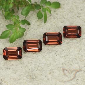 Shop natural 2.15ct ディープレッド パイロープガーネット gems, 八角形 / エメラルドカット, from モザンビーグ at GemSelect. In stock, global shipping!
