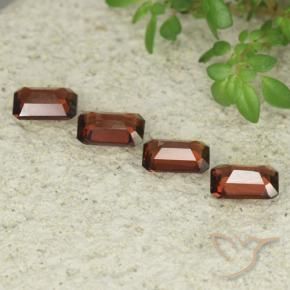 Shop natural 2.15ct ディープレッド パイロープガーネット gems, 八角形 / エメラルドカット, from モザンビーグ at GemSelect. In stock, global shipping!